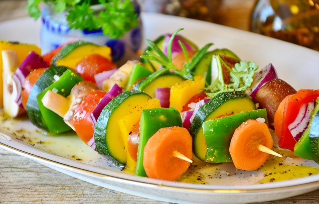 Dışarıda Yemek Yerken Nasıl Diyet Yapılır?