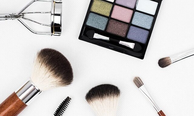 Kusursuz Kaş Makyajı Nasıl Yapılır? Kusursuz Kaş Makyajı Nasıl Yapılır?